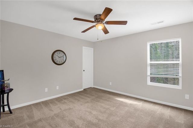 4215 Field Crossing Drive, Winston-salem, NC 27107