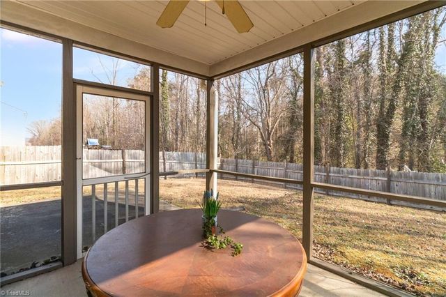 4215 Field Crossing Drive, Winston-salem, NC 27107