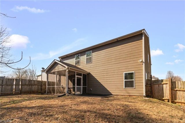 4215 Field Crossing Drive, Winston-salem, NC 27107