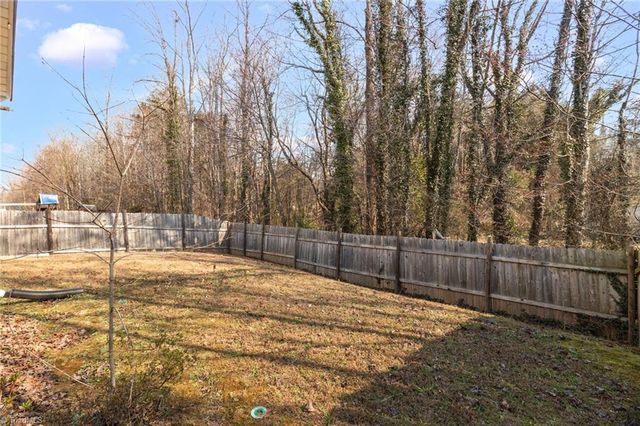 4215 Field Crossing Drive, Winston-salem, NC 27107