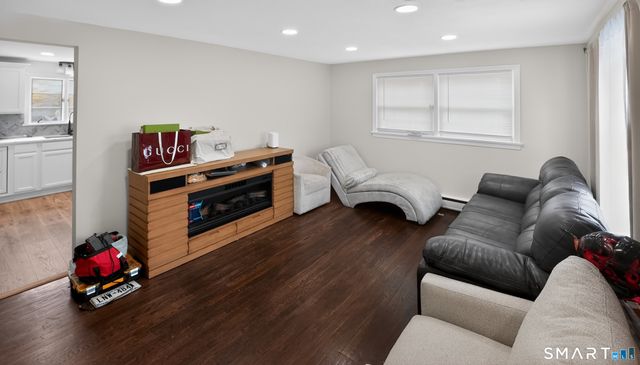 93 Wayland Avenue, Waterbury, CT 06708