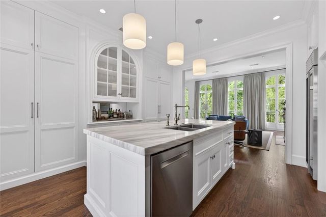 2288 Peachtree Road NW 4, Atlanta, GA 30309
