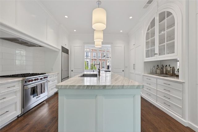 2288 Peachtree Road NW 4, Atlanta, GA 30309