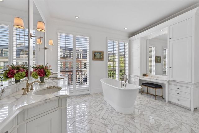 2288 Peachtree Road NW 4, Atlanta, GA 30309
