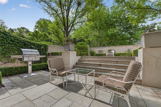 2288 Peachtree Road NW 4, Atlanta, GA 30309