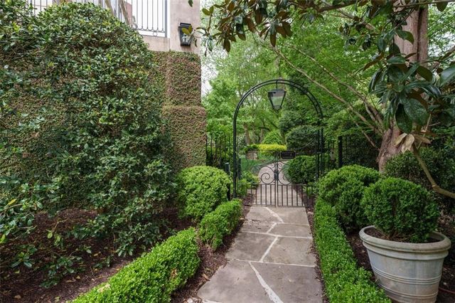 2288 Peachtree Road NW 4, Atlanta, GA 30309