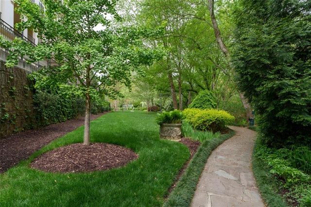 2288 Peachtree Road NW 4, Atlanta, GA 30309