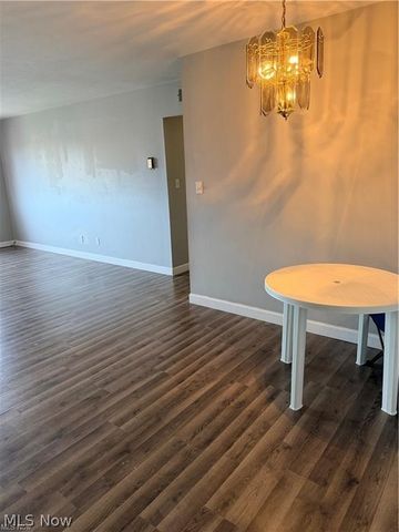 20333 Detroit Road 513, Rocky River, OH 44116
