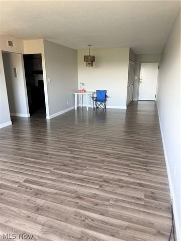 20333 Detroit Road 513, Rocky River, OH 44116