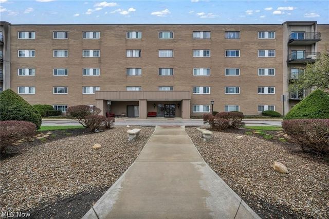 20333 Detroit Road 513, Rocky River, OH 44116