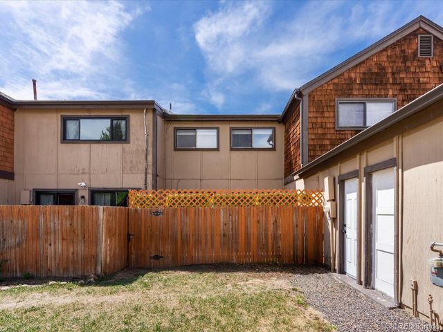 1284 S Crystal Way, Aurora, CO 80012