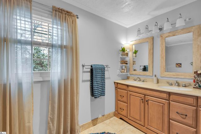 6 Devonshire Lane, Greenville, SC 29617