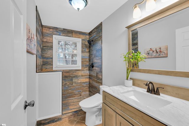 6 Devonshire Lane, Greenville, SC 29617