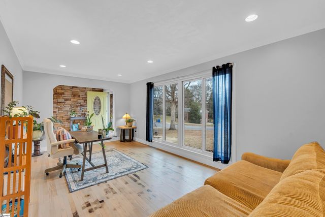 6 Devonshire Lane, Greenville, SC 29617