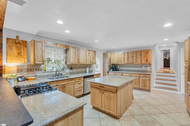 6 Devonshire Lane, Greenville, SC 29617