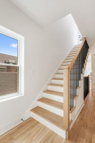 1635 W 21st Place 2, Chicago, IL 60608