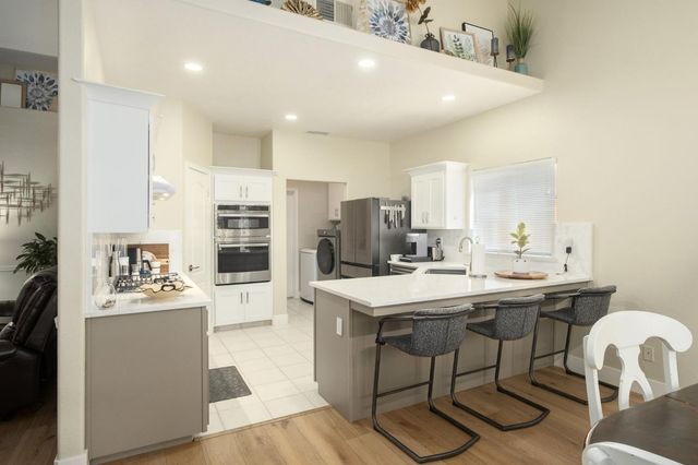 1795 E Turnberry Avenue, Fresno, CA 93730
