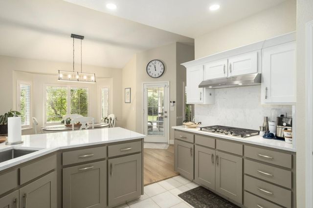 1795 E Turnberry Avenue, Fresno, CA 93730