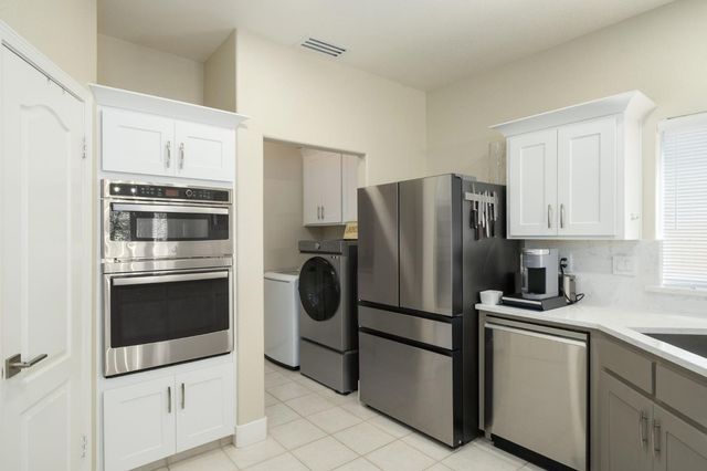 1795 E Turnberry Avenue, Fresno, CA 93730