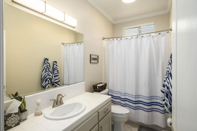 1795 E Turnberry Avenue, Fresno, CA 93730
