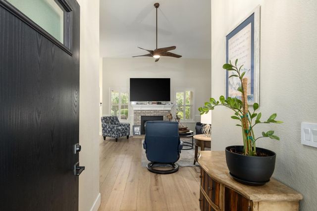 1795 E Turnberry Avenue, Fresno, CA 93730
