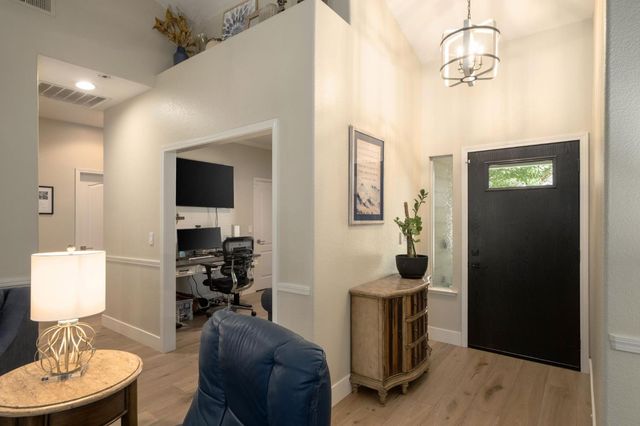 1795 E Turnberry Avenue, Fresno, CA 93730