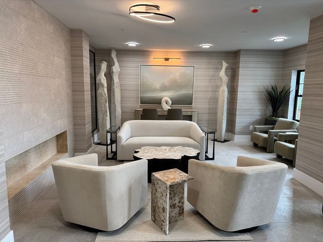 20 Audubon Way Unit 101, Canton, MA 02021