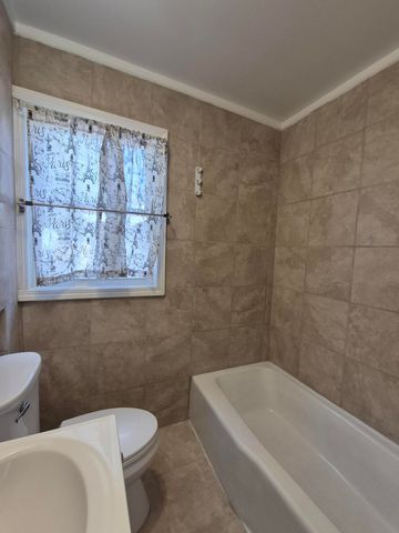 738 Mount Street, Gary, IN 46406