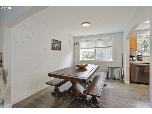 9244 Sw BLAKE St, Tualatin, OR 97062