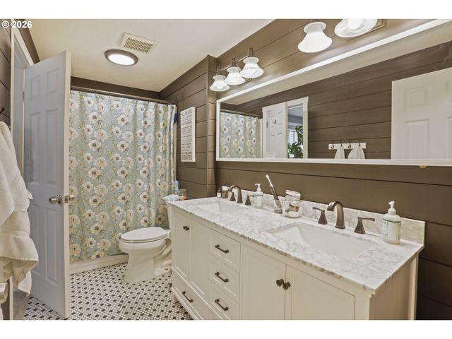 9244 Sw BLAKE St, Tualatin, OR 97062