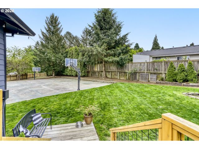 9244 Sw BLAKE St, Tualatin, OR 97062