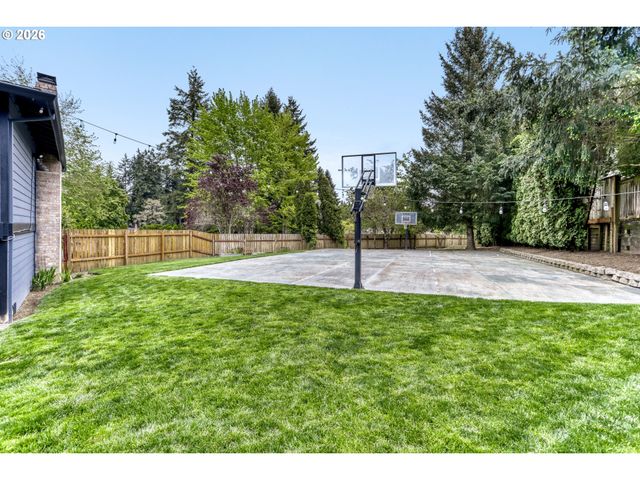 9244 Sw BLAKE St, Tualatin, OR 97062