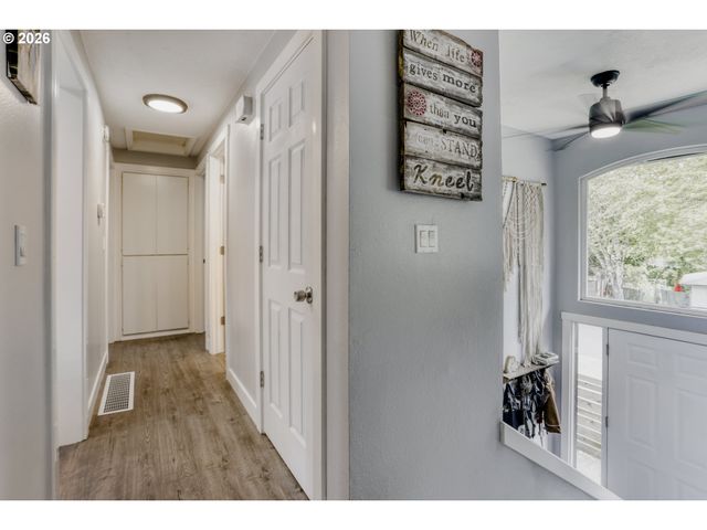 9244 Sw BLAKE St, Tualatin, OR 97062