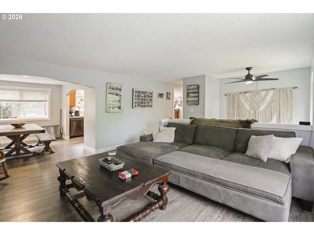 9244 Sw BLAKE St, Tualatin, OR 97062
