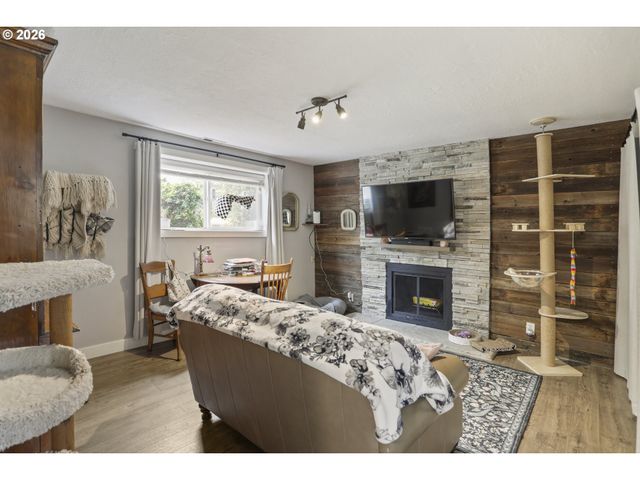 9244 Sw BLAKE St, Tualatin, OR 97062