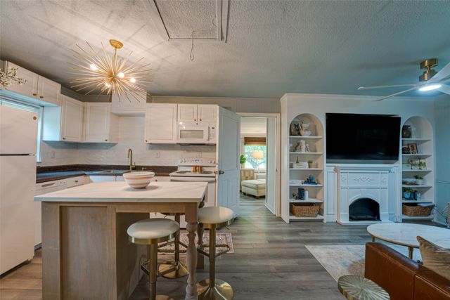 1013 Whispering Springs Drive, Tool, TX 75143