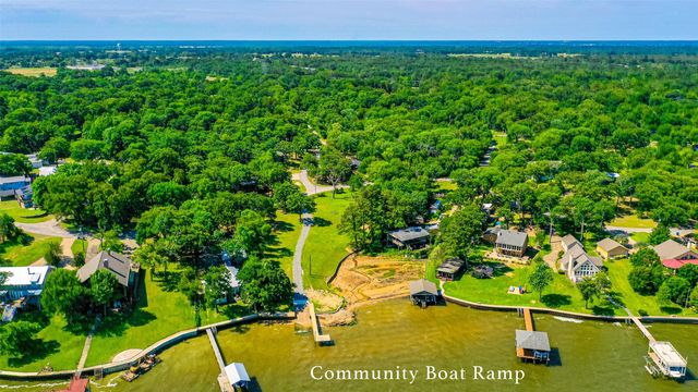 1013 Whispering Springs Drive, Tool, TX 75143