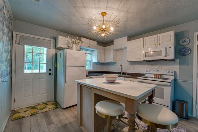 1013 Whispering Springs Drive, Tool, TX 75143