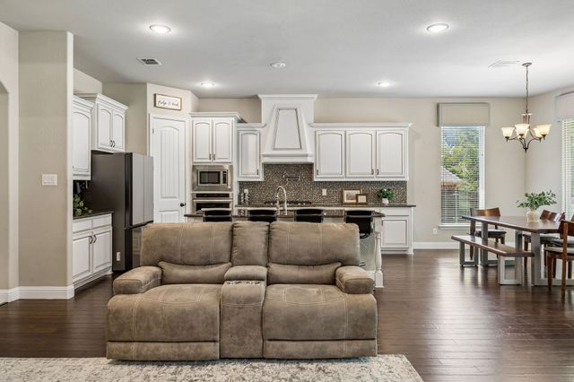 403 Clear Creek Drive, Mansfield, TX 76063