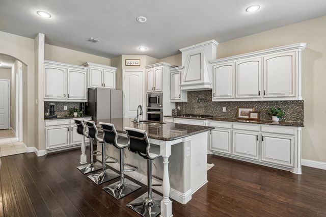 403 Clear Creek Drive, Mansfield, TX 76063