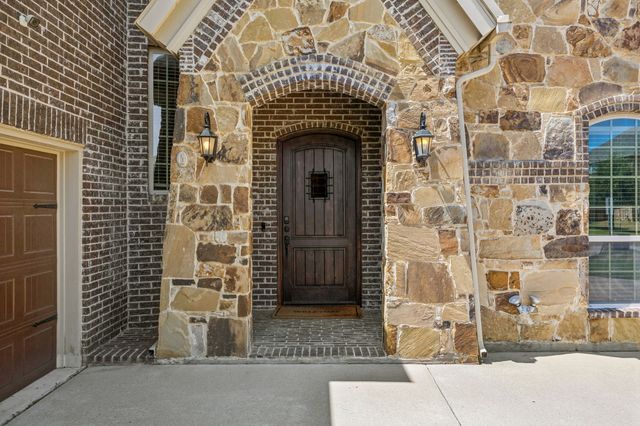 403 Clear Creek Drive, Mansfield, TX 76063