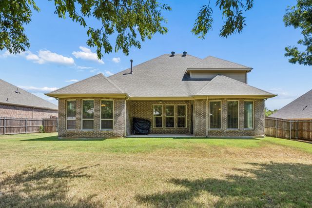 403 Clear Creek Drive, Mansfield, TX 76063