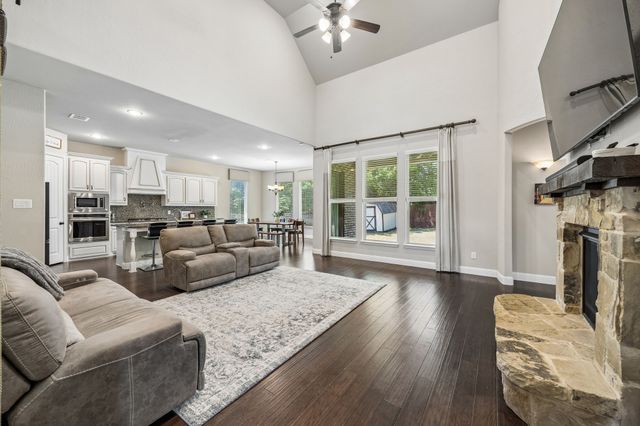 403 Clear Creek Drive, Mansfield, TX 76063