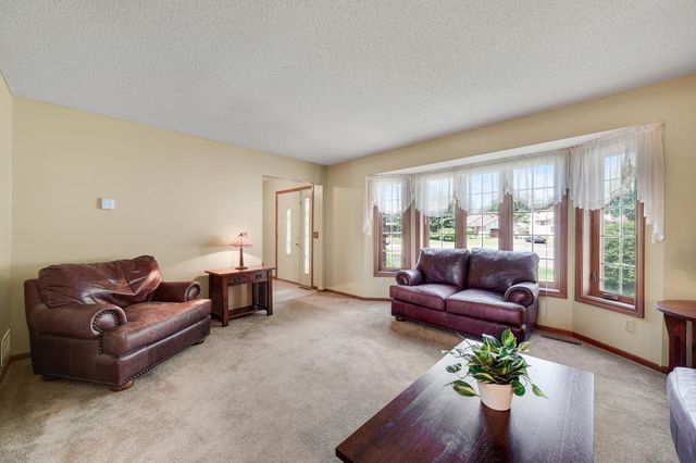 14246 Dearborn Path, Rosemount, MN 55068