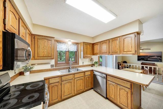 14246 Dearborn Path, Rosemount, MN 55068