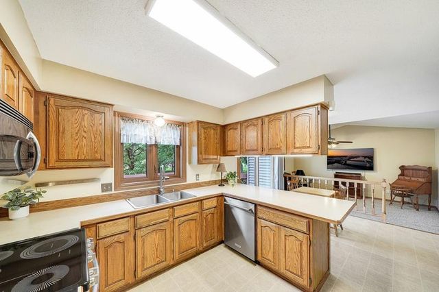 14246 Dearborn Path, Rosemount, MN 55068