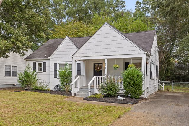 104 N Moore Road, Chattanooga, TN 37411