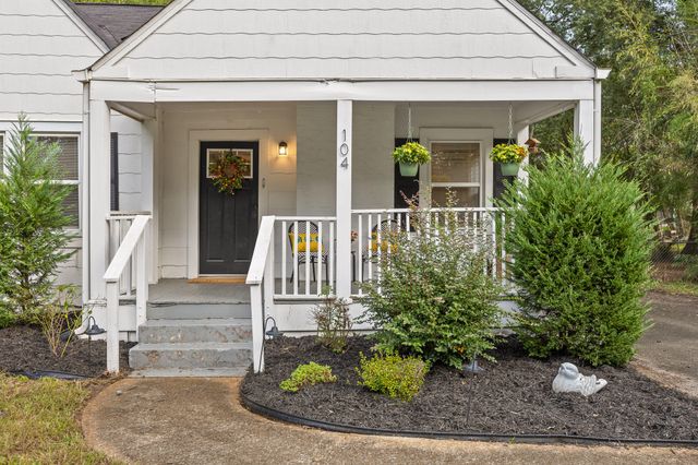 104 N Moore Road, Chattanooga, TN 37411