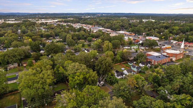 104 N Moore Road, Chattanooga, TN 37411