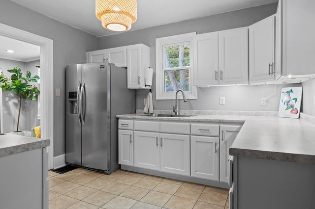 104 N Moore Road, Chattanooga, TN 37411